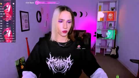 Snapshot of daisyy_naughty chatting on October 10, 1:38 pm daisy online show from October 10, 1:38 pm