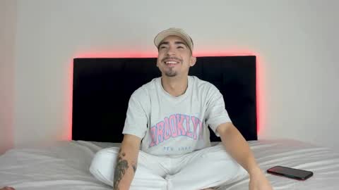 Snapshot of dalejandrov chatting on February 11, 2:35 am     online show from February 11, 2:35 am