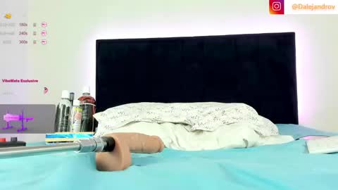 Snapshot of dalejandrov chatting on January 14, 4:15 am     online show from January 14, 4:15 am