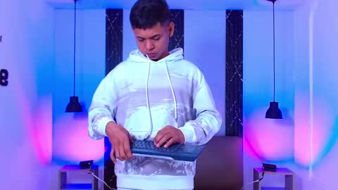 damar_felipe online show from September 17, 4:24 am