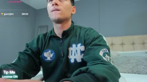 Snapshot of damian23_ chatting on September 18, 11:12 am DAMIAN online show from September 18, 11:12 am