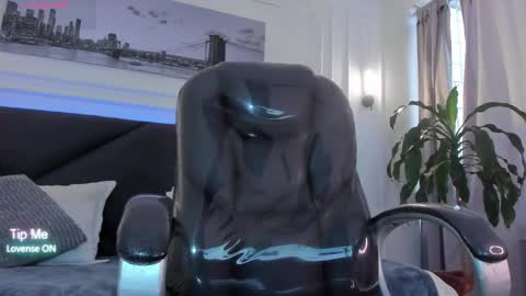 DAMIAN online show from March 27, 2:51 pm