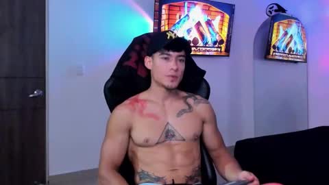 Snapshot of damian_fit chatting on October 27, 11:29 pm Damian online show from October 27, 11:29 pm