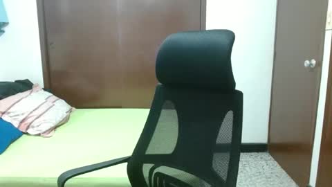 Snapshot of damian_player chatting on February 18, 8:16 am damian_player online show from February 18, 8:16 am