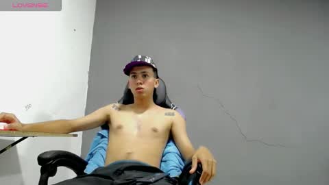 damien_444 online show from March 25, 2:48 am