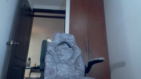 dammuscle online show from February 18, 4:48 pm