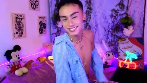 damon_clark_ online show from March 1, 6:32 pm