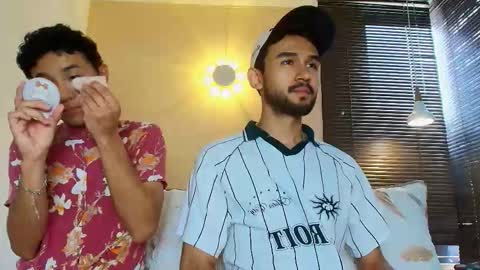 Damon  Salvatore online show from March 10, 7:20 pm