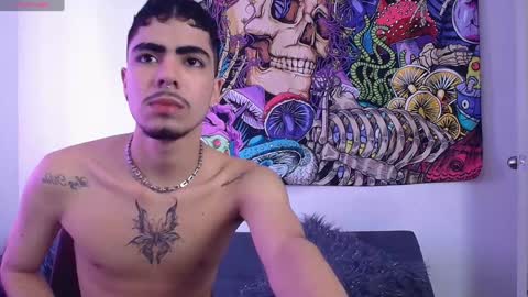 Snapshot of damoncolbi chatting on December 11, 4:27 pm damoncolbi online show from December 11, 4:27 pm