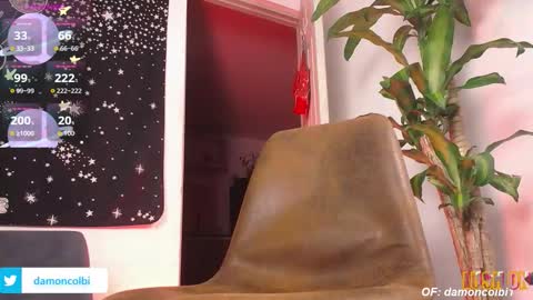 Snapshot of damoncolbi chatting on October 22, 1:31 am damoncolbi online show from October 22, 1:31 am