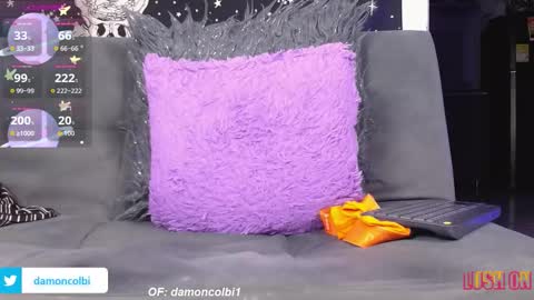 Snapshot of damoncolbi chatting on October 16, 2:08 am damoncolbi online show from October 16, 2:08 am