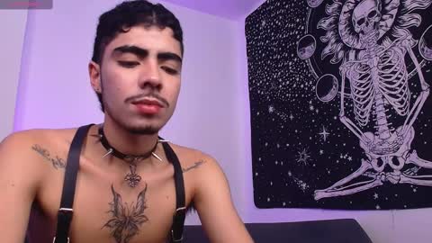 Snapshot of damoncolbi chatting on March 8, 9:51 pm damoncolbi online show from March 8, 9:51 pm