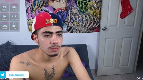 Snapshot of damoncolbi chatting on December 18, 1:26 am damoncolbi online show from December 18, 1:26 am