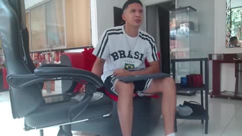 damyan_2003 online show from November 16, 2:30 pm