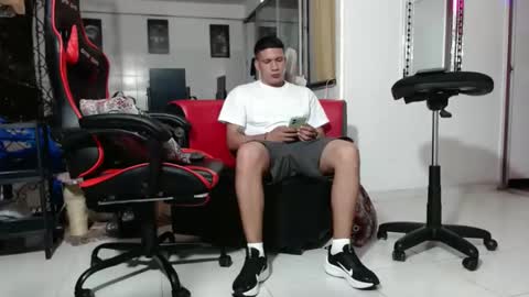 damyan_2003 online show from January 1, 3:02 am