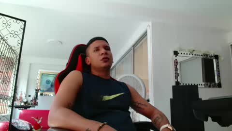 damyan_2003 online show from February 18, 6:39 pm