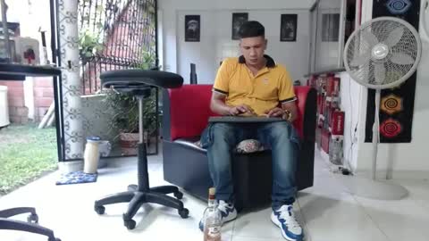 damyan_2003 online show from December 2, 9:04 pm