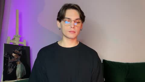 danieltuckerr online show from December 15, 8:50 pm