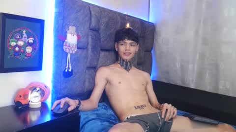 Snapshot of dann_brown chatting on December 18, 7:52 pm Dann Brown online show from December 18, 7:52 pm