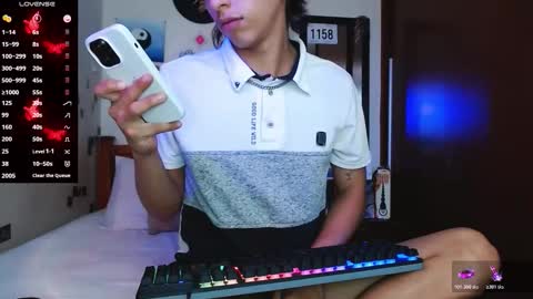 phantom555 online show from December 13, 7:53 pm