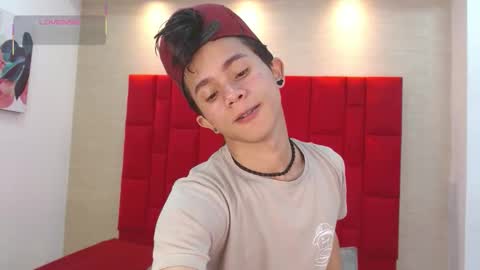 Danny online show from November 25, 1:24 pm