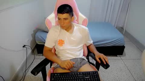 dannyt_hot online show from December 16, 2:35 pm