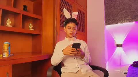 Snapshot of dante_bre chatting on March 7, 12:12 pm dante_bre online show from March 7, 12:12 pm