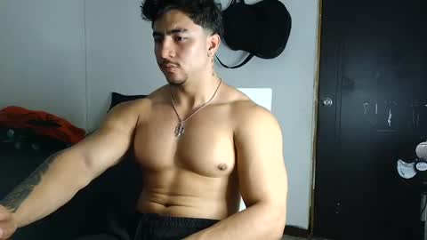 Snapshot of dantevicius chatting on October 28, 6:16 am Dante Vicius online show from October 28, 6:16 am