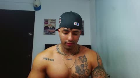 Snapshot of darius_phoenix chatting on September 18, 11:07 pm Darius Phoenix  online show from September 18, 11:07 pm