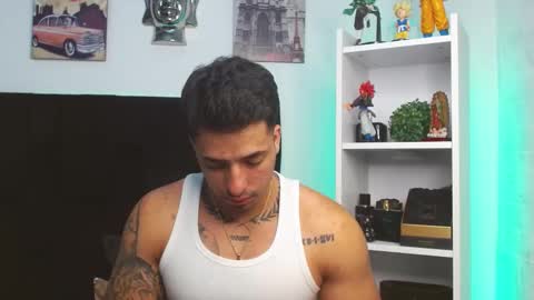 Snapshot of darius_phoenix chatting on January 29, 6:22 am Darius Phoenix  online show from January 29, 6:22 am