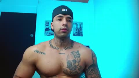 Snapshot of darius_phoenix chatting on September 8, 8:41 pm Darius Phoenix  online show from September 8, 8:41 pm