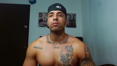 Snapshot of darius_phoenix chatting on October 3, 10:26 pm Darius Phoenix  online show from October 3, 10:26 pm