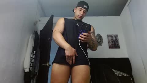Snapshot of darius_phoenix chatting on October 11, 10:36 pm Darius Phoenix  online show from October 11, 10:36 pm