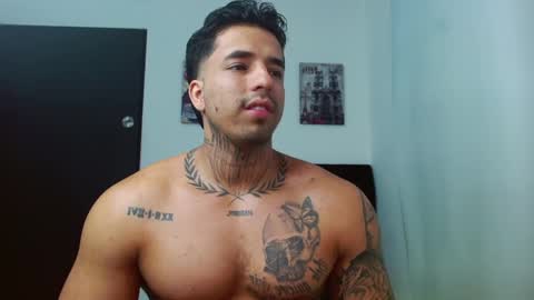 Snapshot of darius_phoenix chatting on September 10, 9:46 pm Darius Phoenix  online show from September 10, 9:46 pm