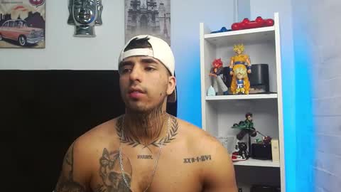 Snapshot of darius_phoenix chatting on March 12, 4:08 am Darius Phoenix  online show from March 12, 4:08 am