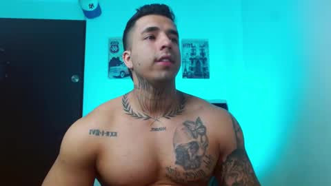 Snapshot of darius_phoenix chatting on October 4, 11:31 pm Darius Phoenix  online show from October 4, 11:31 pm
