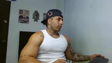 Snapshot of darius_phoenix chatting on October 8, 9:52 pm Darius Phoenix  online show from October 8, 9:52 pm