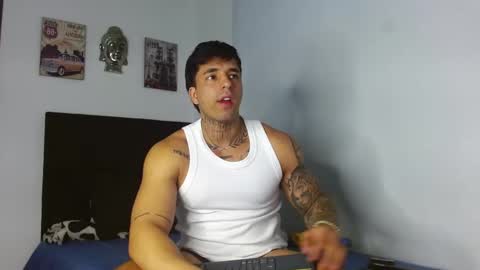 Snapshot of darius_phoenix chatting on September 25, 10:19 pm Darius Phoenix  online show from September 25, 10:19 pm