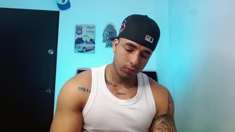 Snapshot of darius_phoenix chatting on October 7, 7:40 pm Darius Phoenix  online show from October 7, 7:40 pm