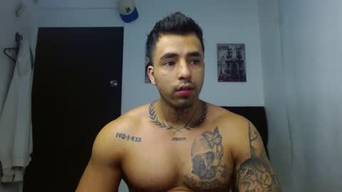 Snapshot of darius_phoenix chatting on October 24, 10:55 pm Darius Phoenix  online show from October 24, 10:55 pm
