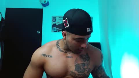 Snapshot of darius_phoenix chatting on October 23, 8:34 pm Darius Phoenix  online show from October 23, 8:34 pm