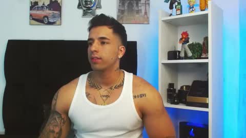 Snapshot of darius_phoenix chatting on January 5, 4:36 am Darius Phoenix  online show from January 5, 4:36 am