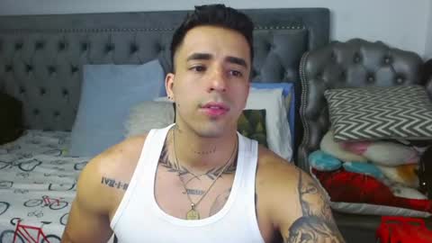 Snapshot of darius_phoenix chatting on February 26, 7:42 am Darius Phoenix  online show from February 26, 7:42 am