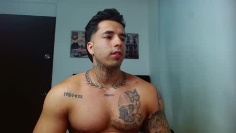 Snapshot of darius_phoenix chatting on September 11, 9:47 pm Darius Phoenix  online show from September 11, 9:47 pm