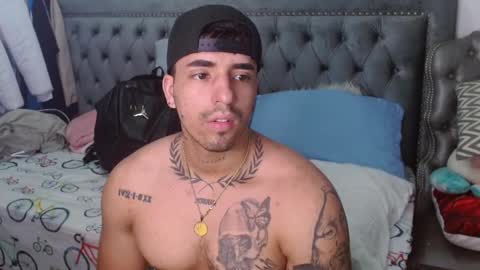 Snapshot of darius_phoenix chatting on February 19, 12:11 pm Darius Phoenix  online show from February 19, 12:11 pm