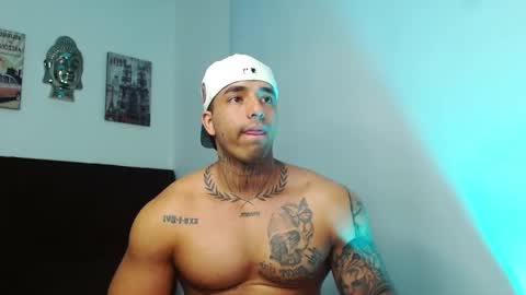 Snapshot of darius_phoenix chatting on September 26, 10:29 pm Darius Phoenix  online show from September 26, 10:29 pm