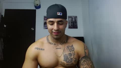 Snapshot of darius_phoenix chatting on October 14, 11:34 pm Darius Phoenix  online show from October 14, 11:34 pm