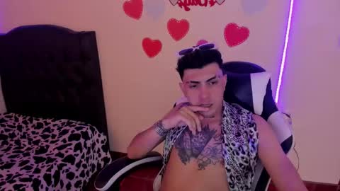 dark_hunder online show from February 23, 10:11 pm