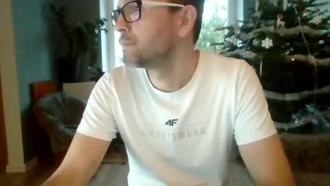 darkhaired34 online show from December 30, 7:37 am