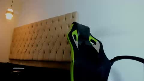 darkknightx01 online show from October 17, 2:15 am